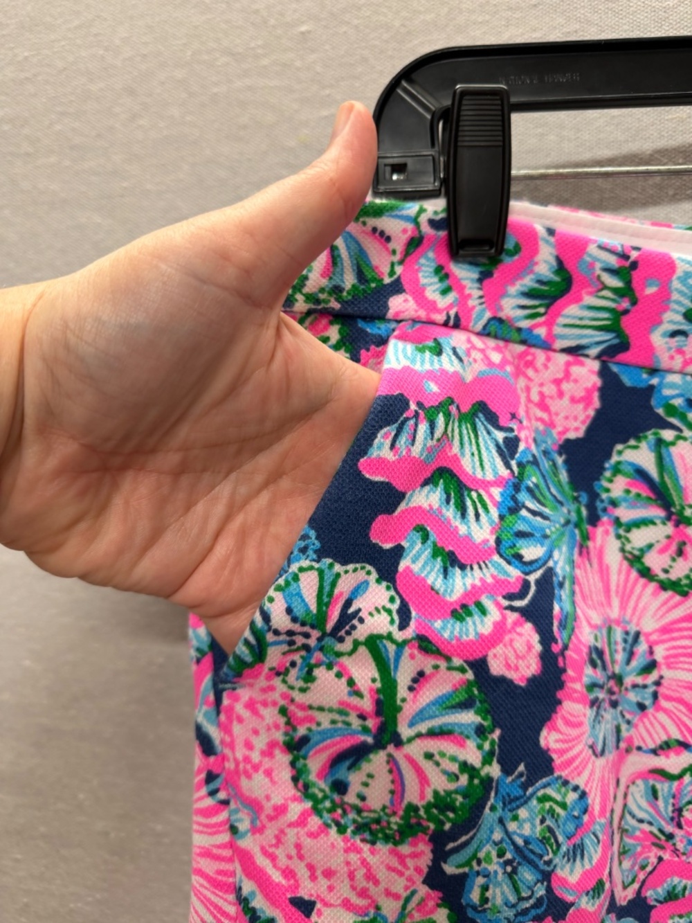 Lilly Pulitzer Scalloped Edge Shorts - size 12 - Picture 3 of 7